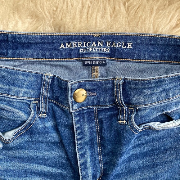American Eagle Ripped Hi-Rise Jegging - Picture 6 of 8